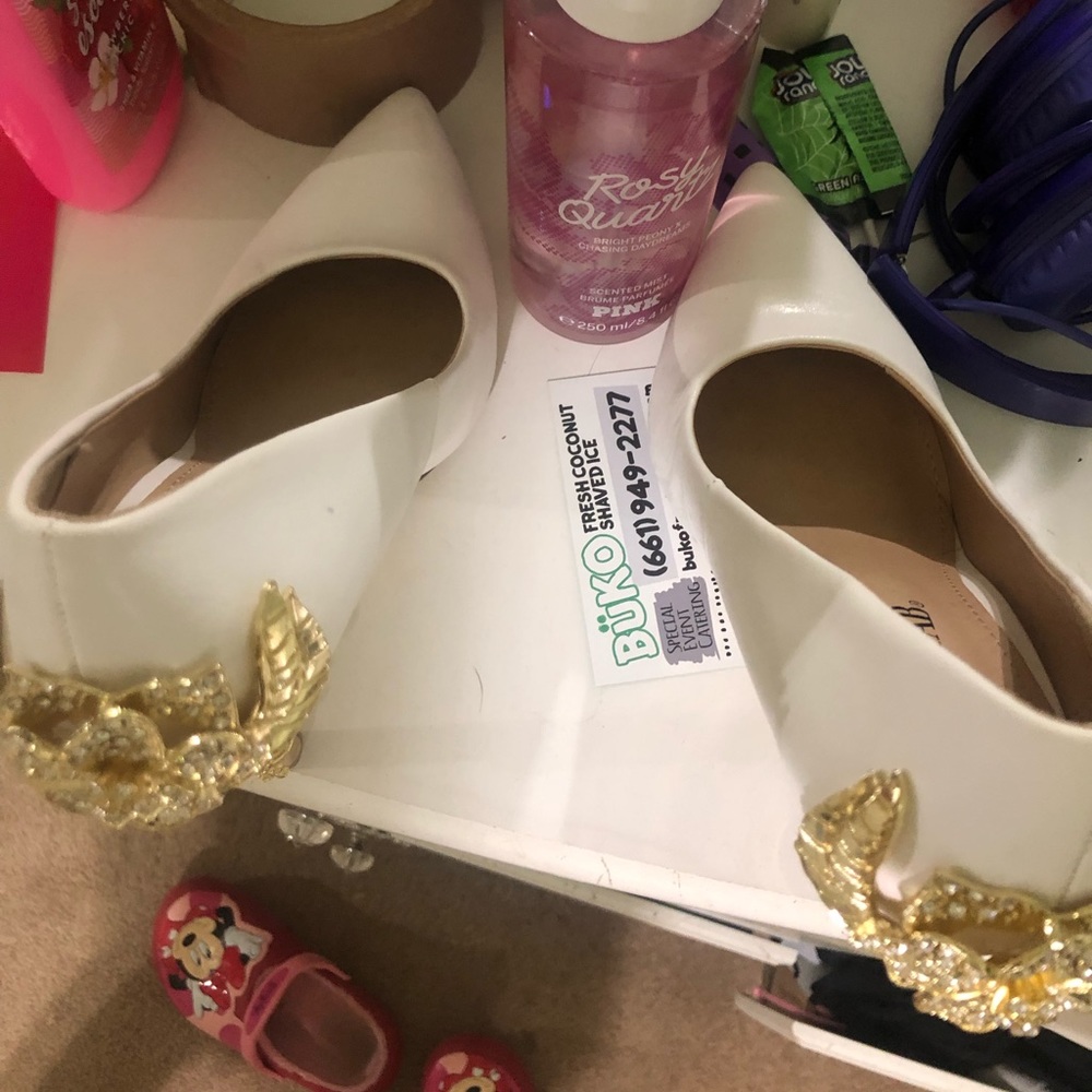Heels - Picture 2 of 2
